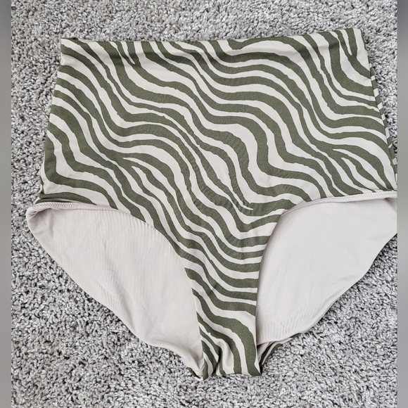 Andie swimsuit - Picture 4 of 5